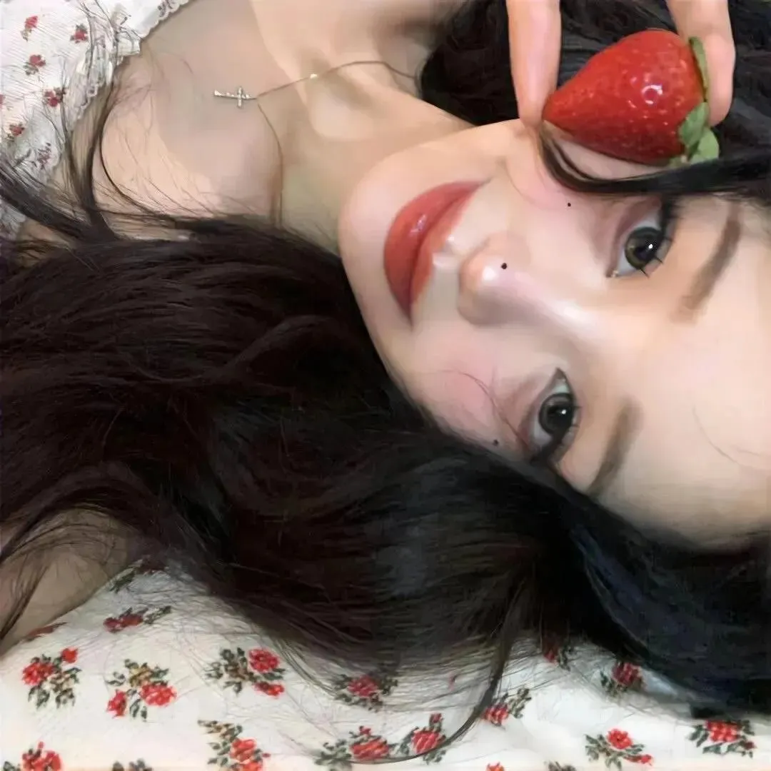 韩国丧尸喜剧《奇妙的家族》超清在线：被丧尸咬了能返老还童？脑洞大开